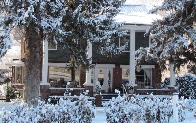 Warm Springs Inn & Winery