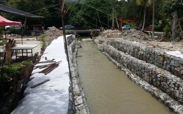 Titi Teras Village House