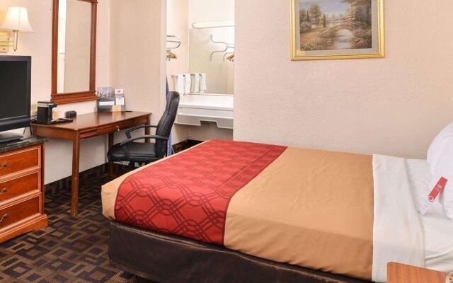 Econo Lodge Bellmawr Area