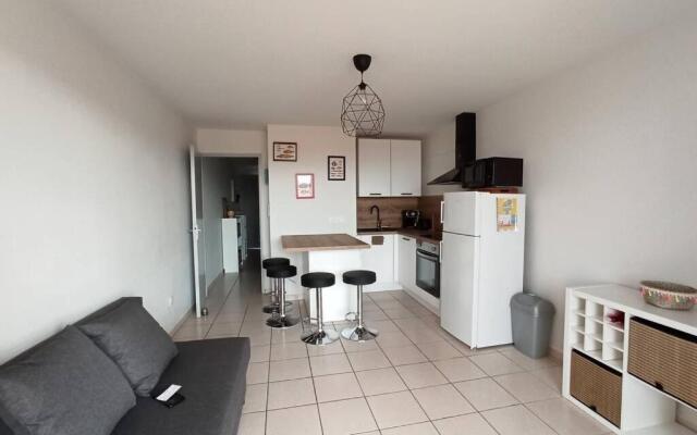 Appartement F2 proche des criques et thalasso