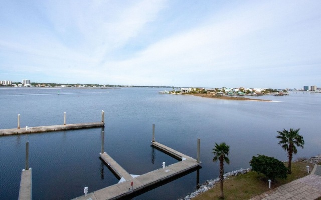 Crd0306 3 Bedroom Condo
