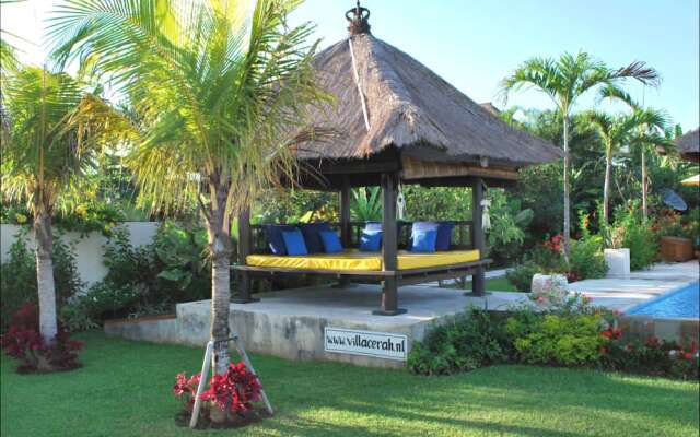 Villa Cerah Beachfront Holiday House