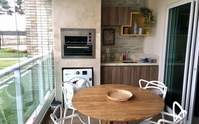 Riviera Beach Place Golf Residence