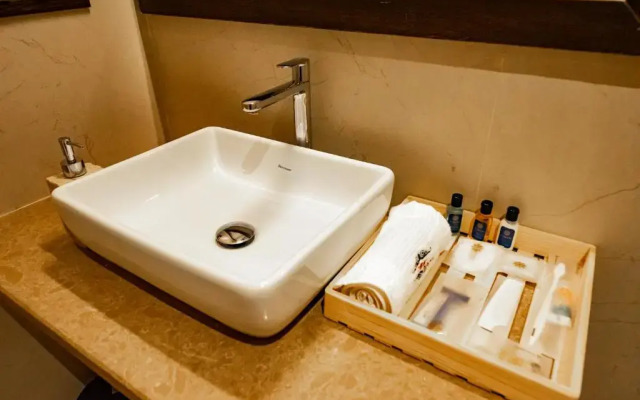 The Royal Palace Hotel 400703