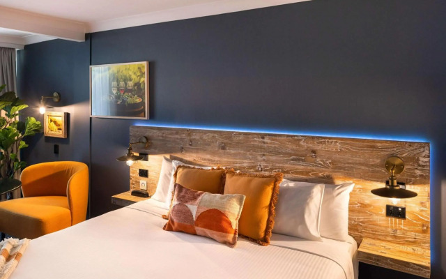 ibis Styles Orange