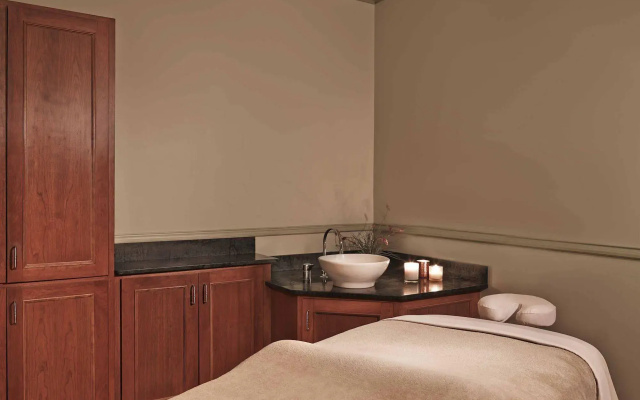 Inns at Equinox