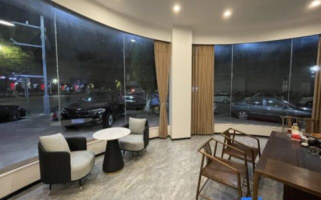 Yunfu Lidu Hotel