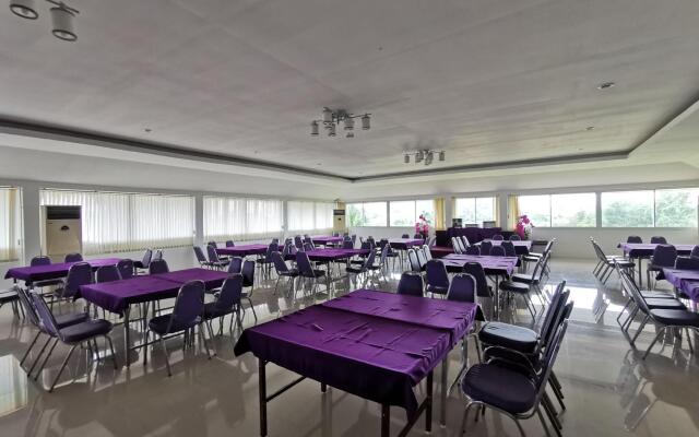 Phet Cha-am Plaza & Resort