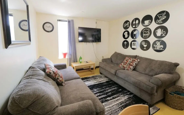 2 Bedroom Downtown Apt Walkable Safe Clean