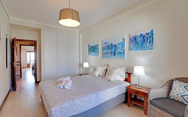 Monte Gordo Beachview 2 by Homing
