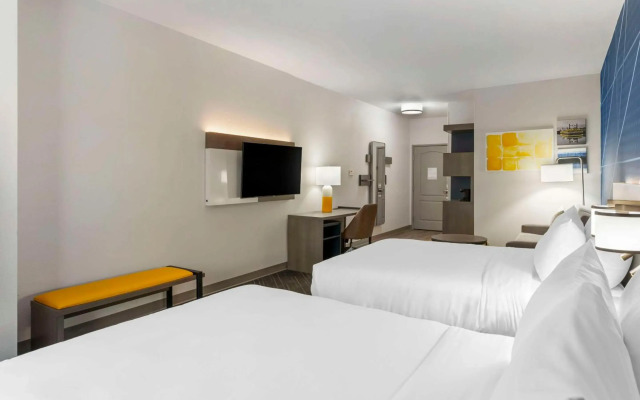 Comfort Suites Elgin
