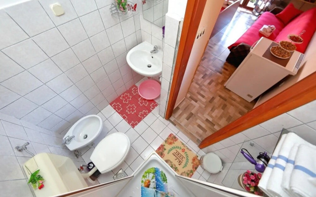 Mladen- Studio With Balcony - Sa-biby