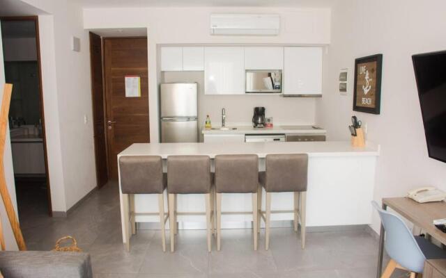 G101N DaVinci Condo 2BR walking distance to the beach