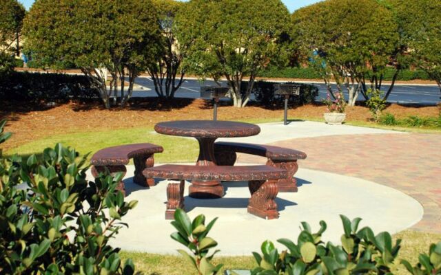 Holiday Inn Express Hotel & Suites Wilmington-University Ctr by IHG