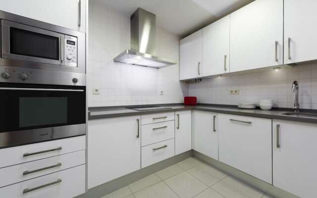 Brand New 2 Bd Apartment Near Cathedral - Vinuesa II