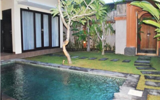 Tanjung Lima Villas