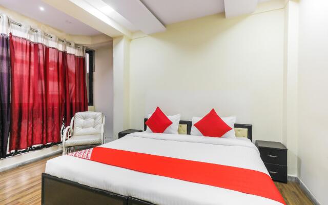 OYO 62194 Pleasure Palace
