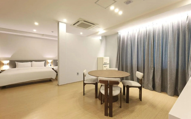 Hound Hotel Changwon Terminal