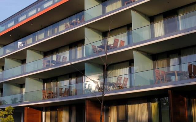 BL YachtClub & Apartments