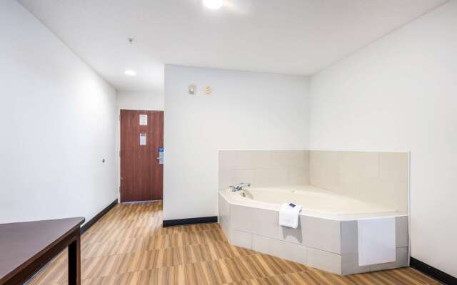 Americas Best Value Inn & Suites Brunswick