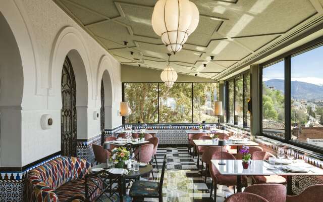 Alhambra Palace Hotel