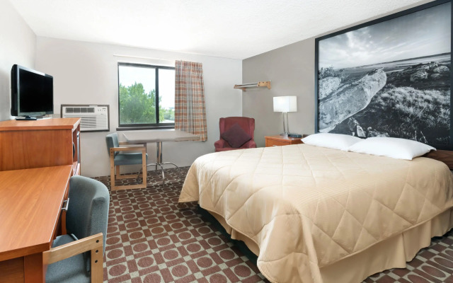 Super 8 by Wyndham Miles City