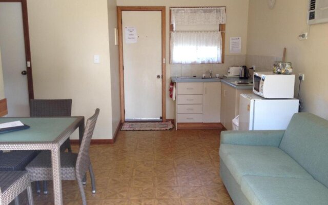 Parndana Hotel Cabins