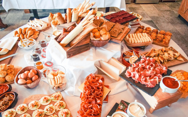 Отель Grey Family Hotel