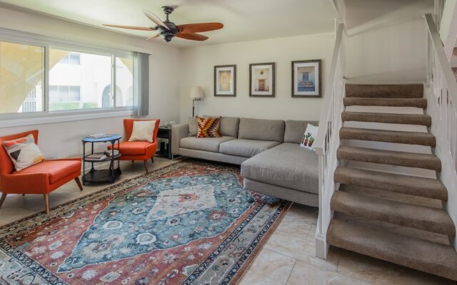 Spacious 4BR Townhouse by WanderJaunt