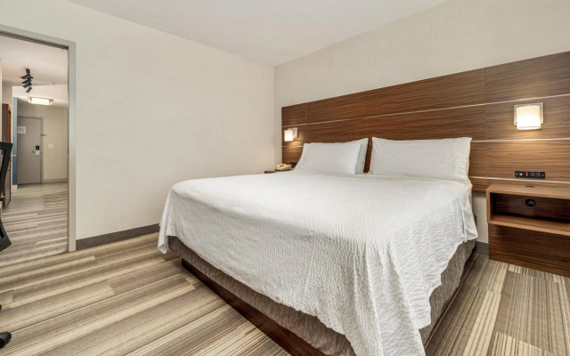Holiday Inn Express & Suites Medicine Hat Transcanada Hwy 1 by IHG
