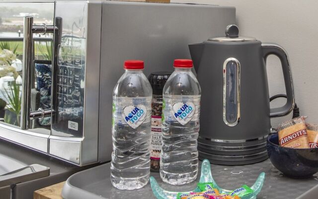 Magnetic Blue Waterfront Apartments