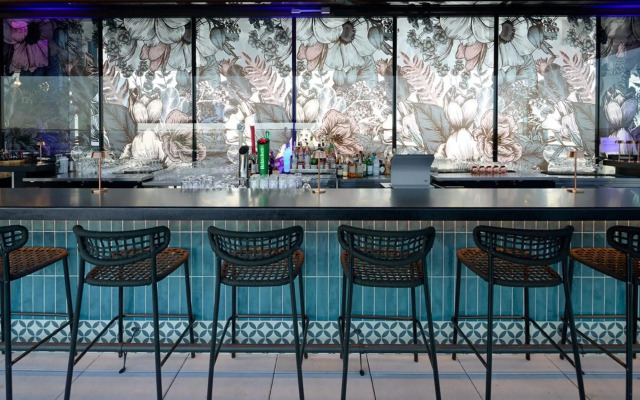 Courtyard Montreal Laval