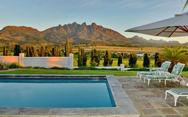 Val du Charron Wine and Leisure Estate Guesthouse