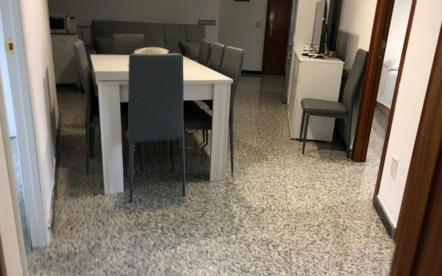 Luxurious 5 Bedroom Apartment in Moncloa-Aravaca