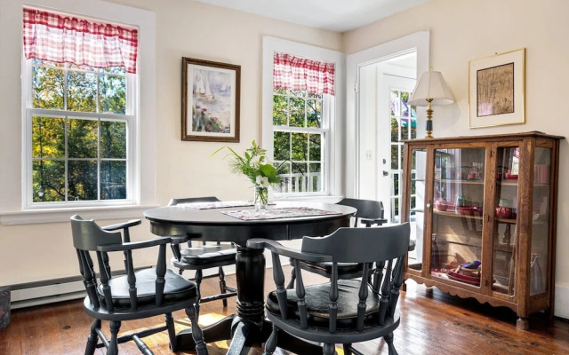 Nanas Hideaway 2 BDR Charmer!