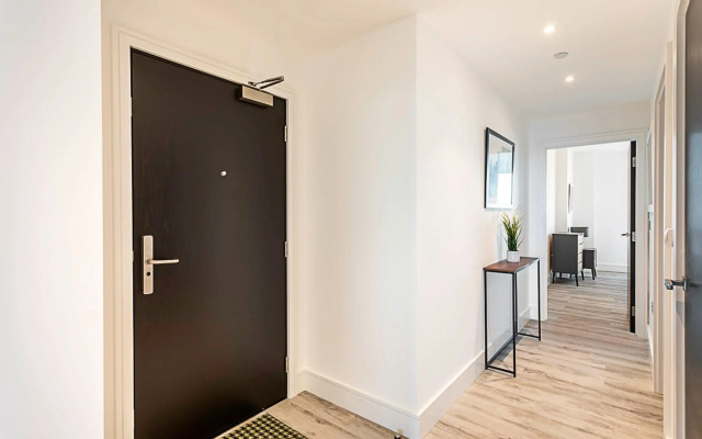 Beautiful 2 Bed Icon Tower Flat 5