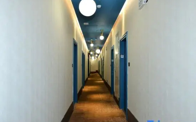 Blueberry Hotel (Shenzhen Bao'an International Airport Fuyong Subway Station)