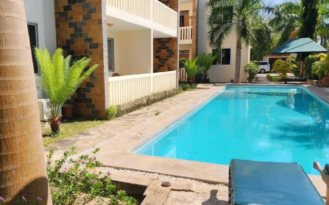 Lux Suites Diani Airstrip Villas