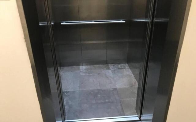Beautiful Apartment Furnished - Great Location - Swimming Pool Gym Wifiaa