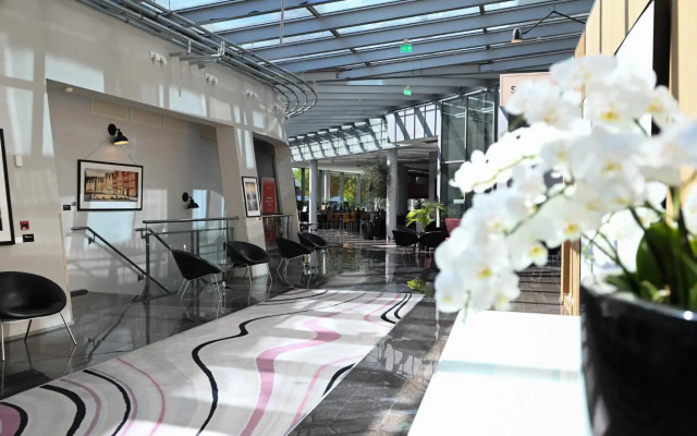 Clarion Hotel Bergen Airport Terminal