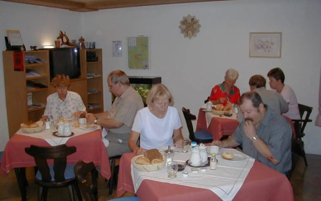Pension Eichschmid / Röll´n Biergarten