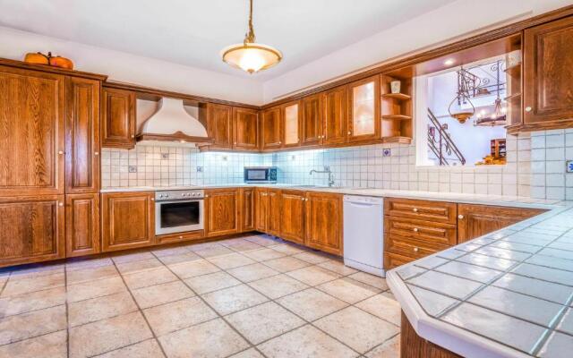 Villa Paola Kassiopi by MediterraneanVillas