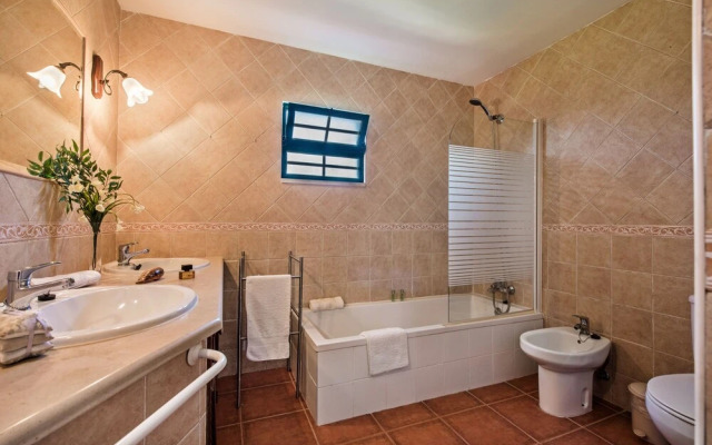 Rustic Villa With Pool Near Olhao