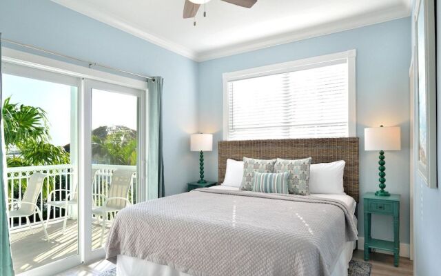 Bayview South 801 Eisenhower Dr. #6