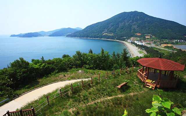 Yeosu Haeoreum Pension
