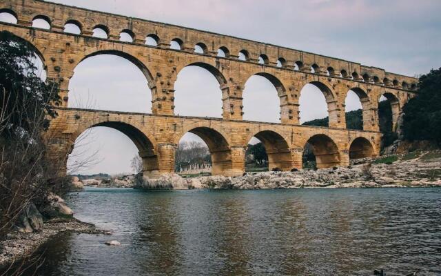 Appartement tout confort entierement renove piscine wifi parking