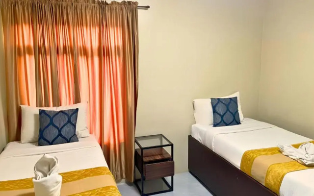 Oyo 498 Algers Suites