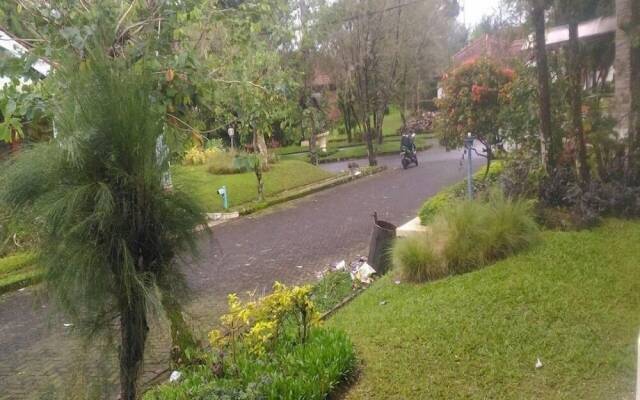 Villa Kota Bunga Gladiol