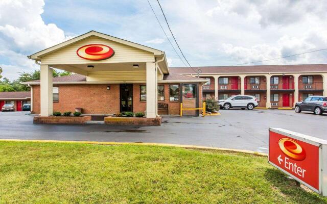 Econo Lodge North