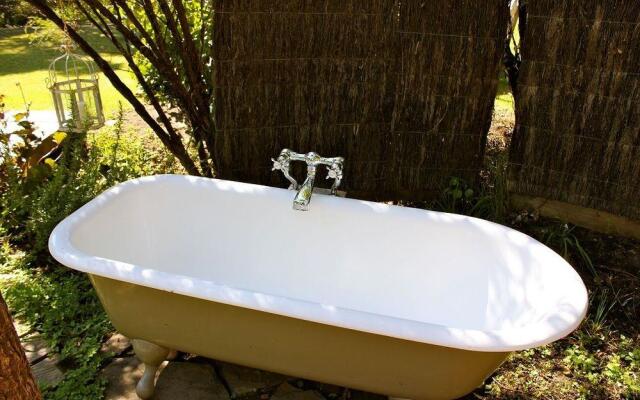 970 Lonely Bay Lodge